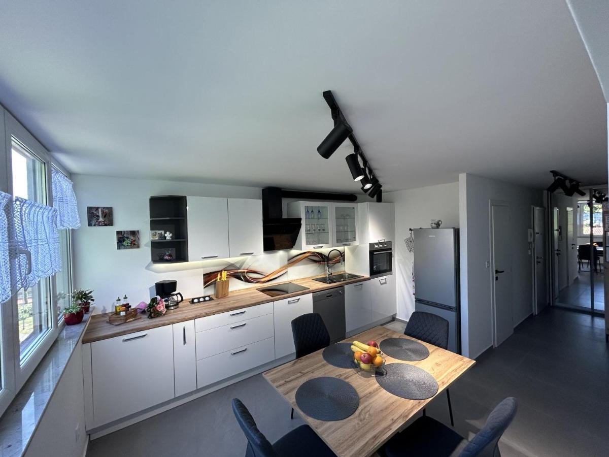 Apartment Toni Lovran Eksteriør bilde